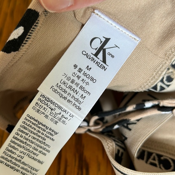 Calvin Klein CK One Women’s Bralette and Bikini Leopard Print Panty Set Medium - Picture 5 of 13